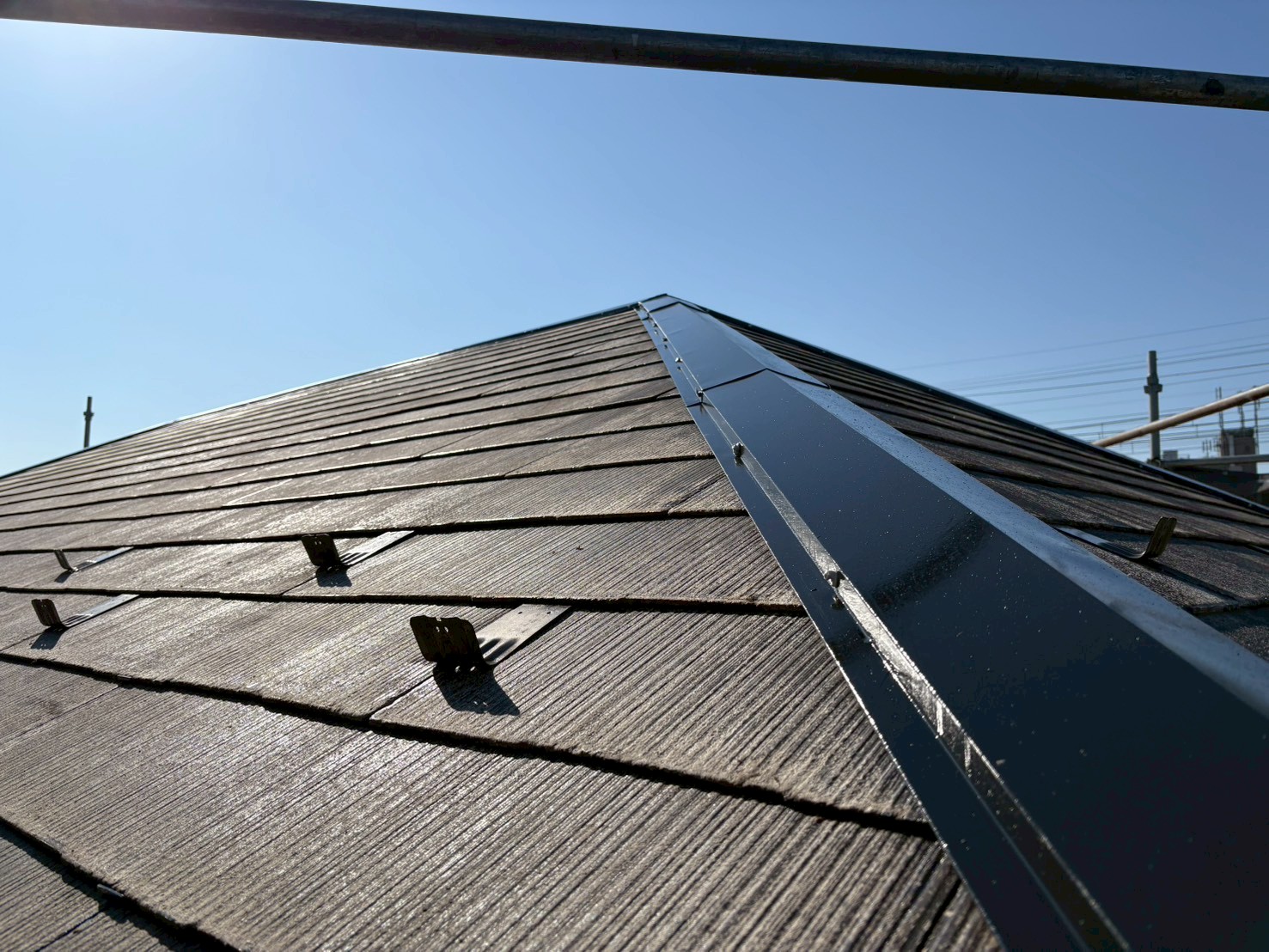 棟板金周辺と屋根材の状態